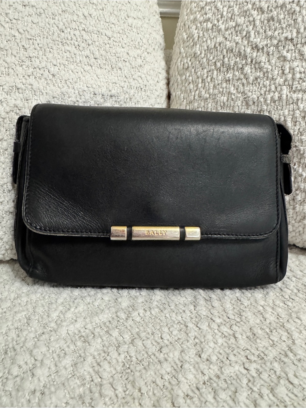 Bally Vintage Black Leather Crossbody Foldover Three Pockets Late 80s-mid 90s
